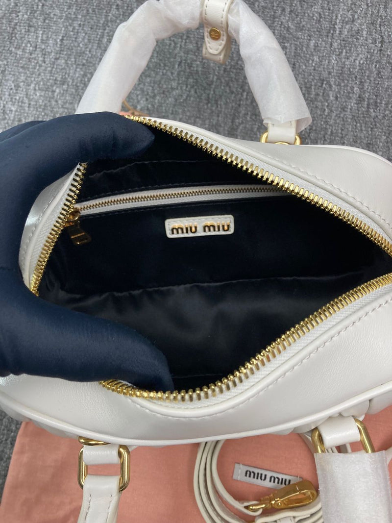 BOLSA MATELASSÊ MIU MIU