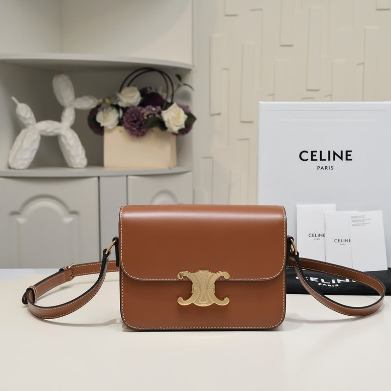 Bolsa Celine Triomphe Caramelo