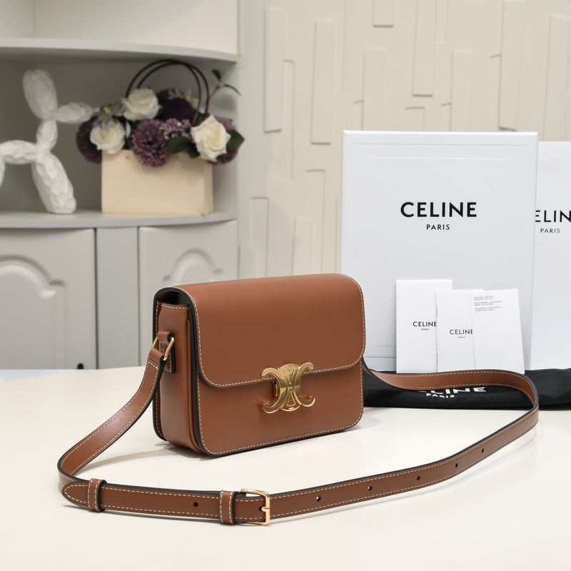 Bolsa Celine Triomphe Caramelo